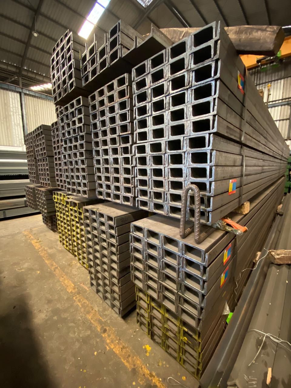 distributor besi baja dan stainless